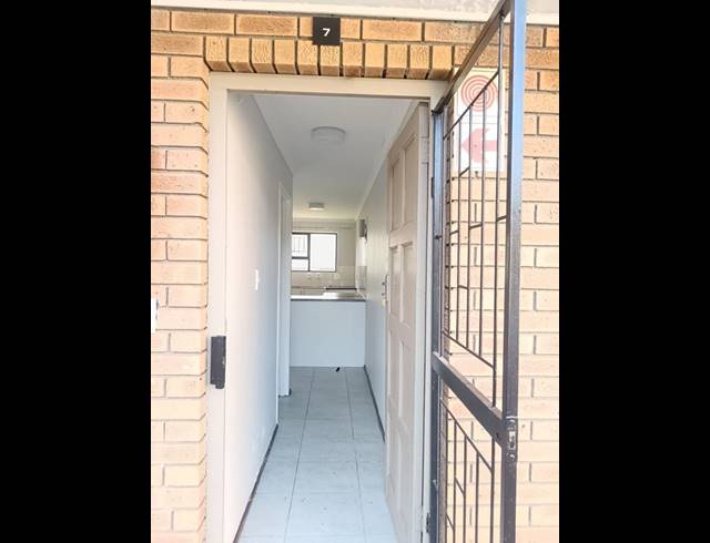 1 BEDROOM PROPERTY TO RENT IN KRAAIFONTEIN EAST